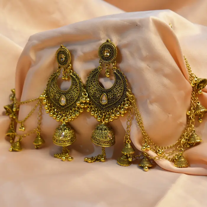 Bahubali Sahara Earrings Price Rs.1300 💥Shop now at discounted rate to  save💥 👉 DM here or visit the website 🛒shop now at… | Instagram